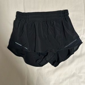 Black Lululemon Hotty Hot Low-Rise Lined Shorts 2.5”